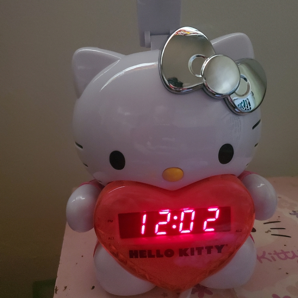 Hello Kitty Clock